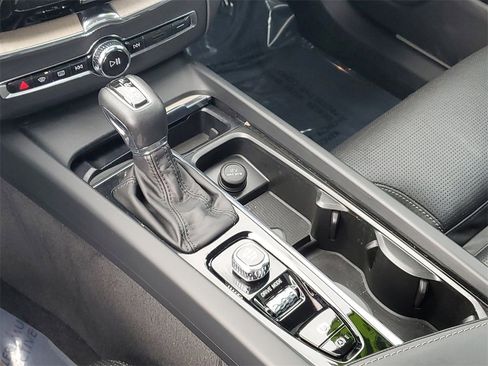 Used 2020 Volvo XC60 T6 Inscription image 25