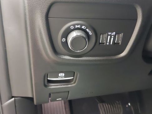 New 2025 Jeep Grand Cherokee Altitude image 23