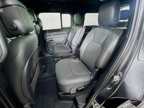 Certified 2025 Land Rover Defender 130 X-Dynamic SE AWD/4WD image 26