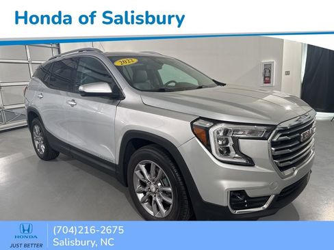 Used 2022 GMC Terrain SLT FWD image 1