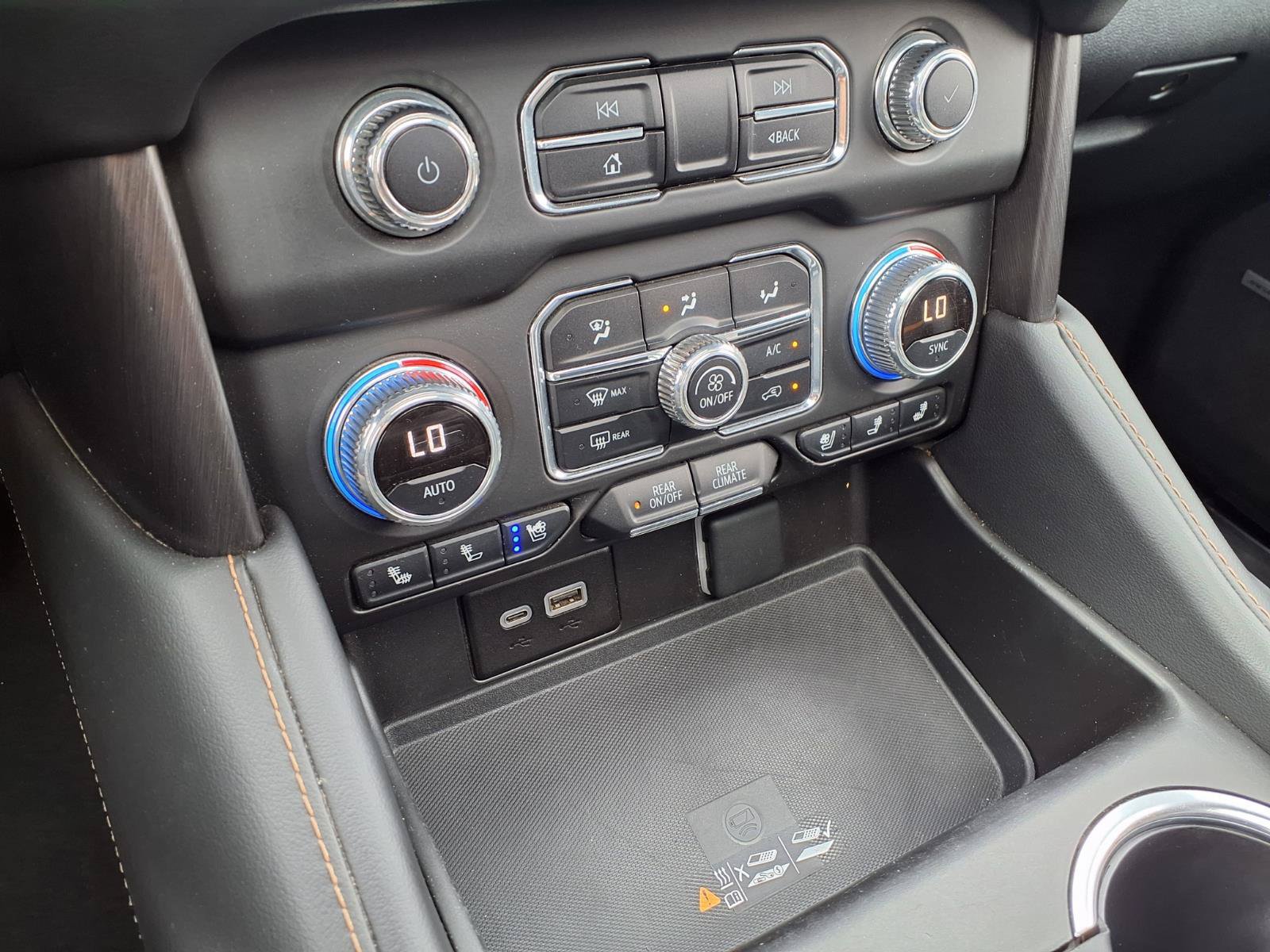 Used 2023 GMC Yukon AT4 AWD/4WD image 28