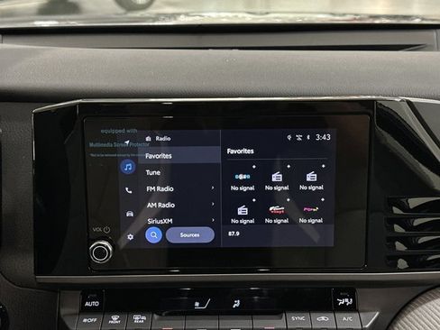 Used 2026 Toyota Camry SE image 31