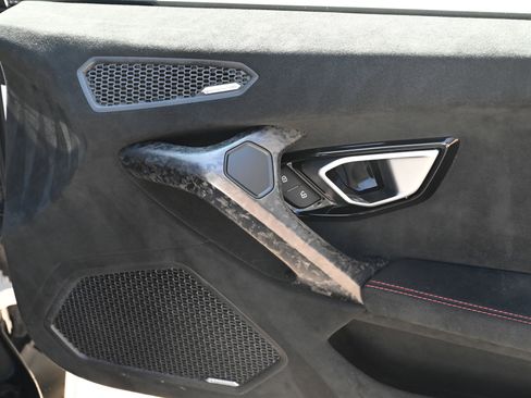 Used 2018 Lamborghini Huracan Performante image 43