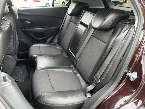 Used 2022 Chevrolet Trax LT w/ Driver Confidence Package AWD/4WD image 21