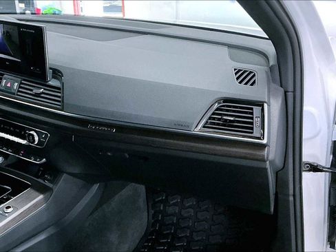 Certified 2025 Audi Q5 2.0T Premium image 18