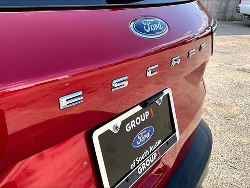 Used 2022 Ford Escape SE w/ Convenience Package FWD image 13