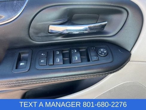Used 2015 Chrysler Town & Country Touring FWD image 12