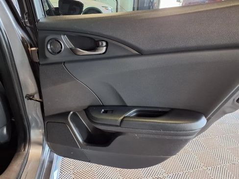 Used 2021 Honda Civic Sport image 9