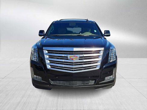 Used 2018 Cadillac Escalade Platinum image 3