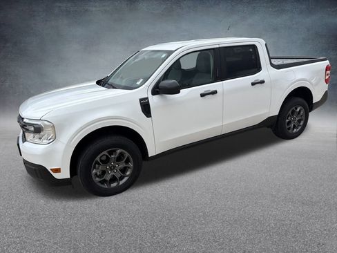 Used 2023 Ford Maverick XLT image 2