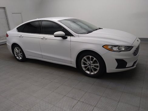 Used 2019 Ford Fusion SE FWD image 11