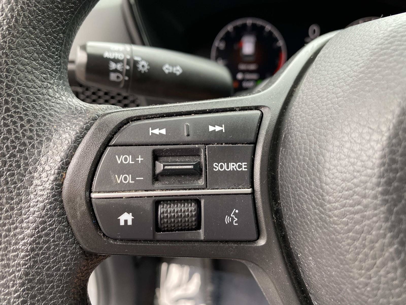 Used 2024 Honda CR-V LX image 11