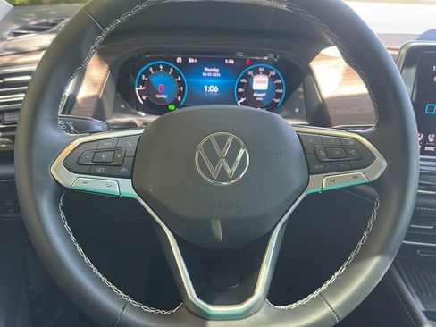 Used 2025 Volkswagen Atlas SEL image 11