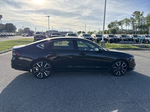 Certified 2025 Honda Accord Touring image 11