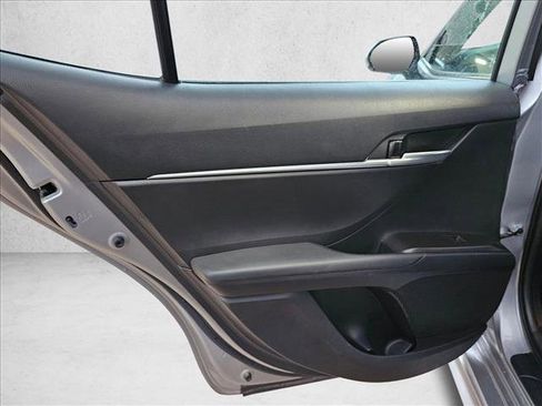 Used 2024 Toyota Camry SE image 20