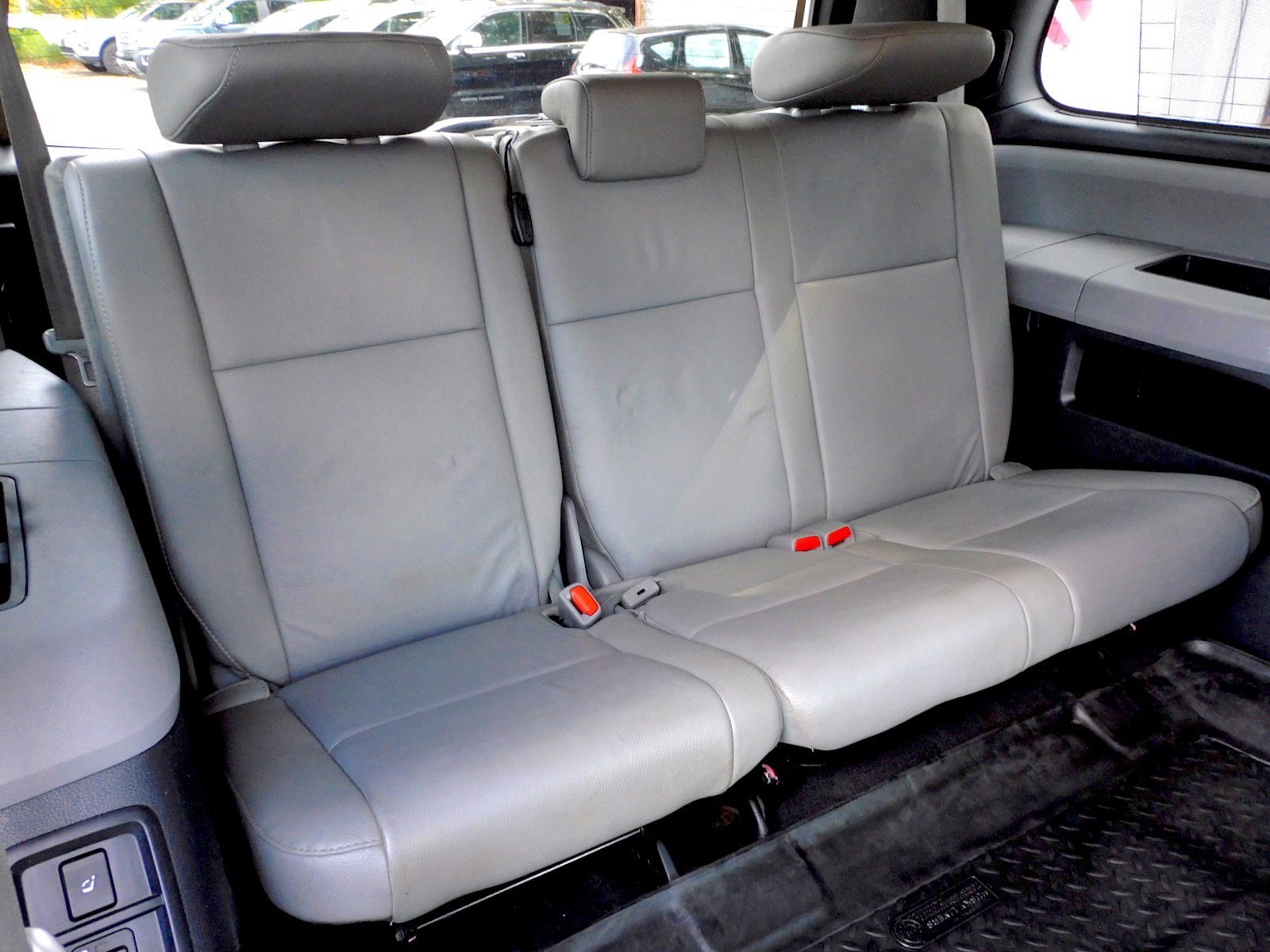 Used 2019 Toyota Sequoia Limited w/ Safety & Convenience Package AWD/4WD image 18