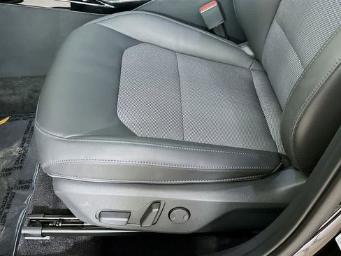 Used 2024 Kia Niro EX Touring image 30