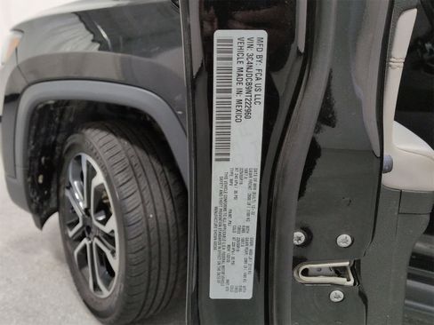 Certified 2022 Jeep Compass Limited image 35