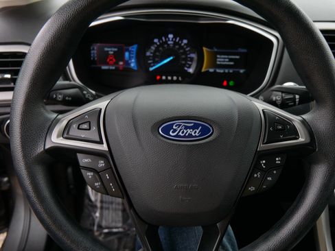 Certified 2019 Ford Fusion SE image 25