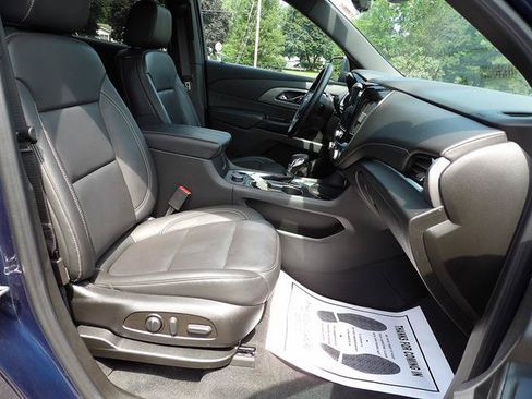 Certified 2023 Chevrolet Traverse LT w/ LT Premium Package AWD/4WD image 44