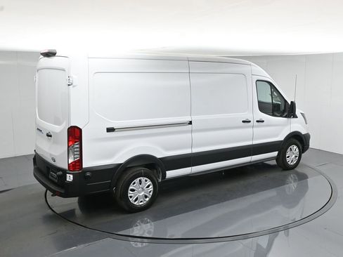 New 2026 Ford E-Transit 148 Medium Roof w/ Load Area Protection Package RWD image 35