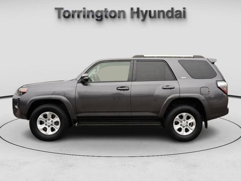 Used 2022 Toyota 4Runner SR5 Premium image 4