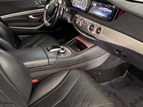 Used 2017 Mercedes-Benz S 550 Sedan image 34