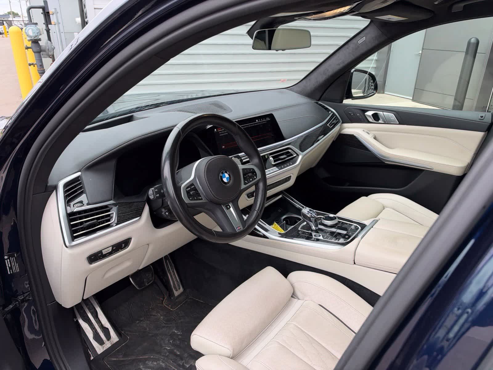 Used 2022 BMW X7 xDrive40i w/ M Sport Package AWD/4WD image 9