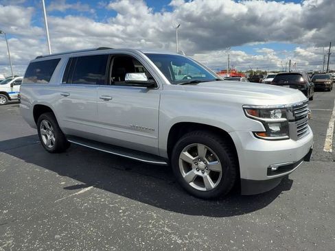 Used 2020 Chevrolet Suburban Premier AWD/4WD image 2