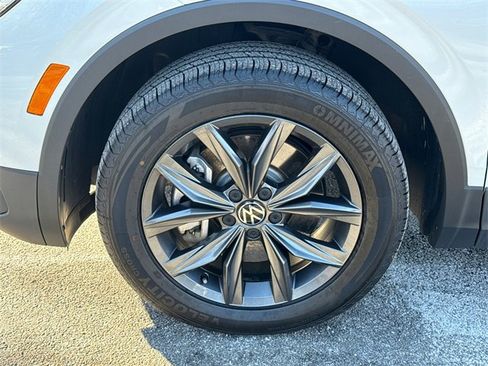 Certified 2023 Volkswagen Tiguan SE image 8