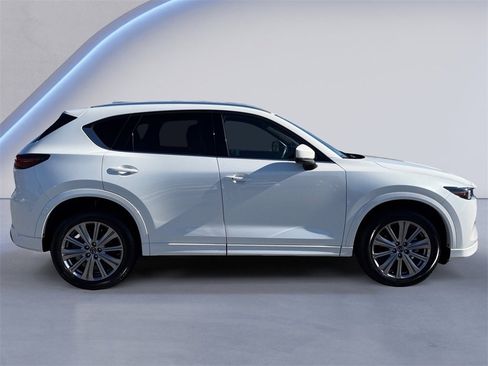 Used 2022 MAZDA CX-5 Signature image 2