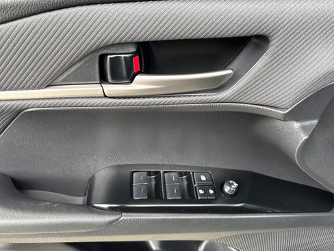 Used 2026 Toyota Camry SE w/ Convenience Package image 10