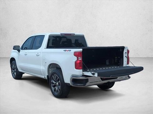Used 2022 Chevrolet Silverado 1500 LT AWD/4WD image 8