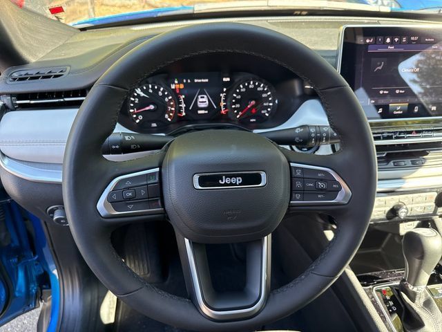 Used 2025 Jeep Compass Limited AWD/4WD image 18