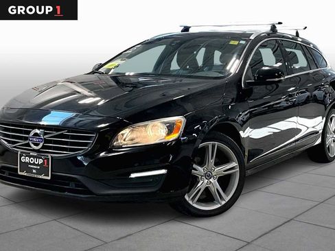 Used 2016 Volvo V60 T5 Premier image 1