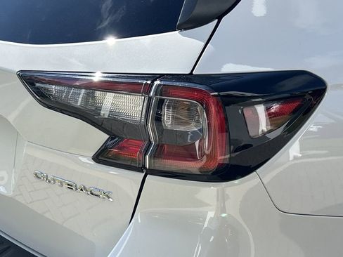 Certified 2025 Subaru Outback Premium w/ Popular Package #1A image 9