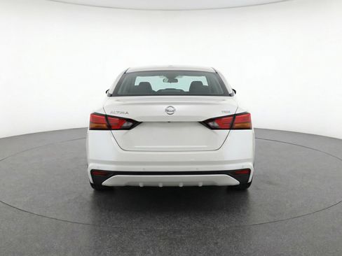 Used 2025 Nissan Altima 2.5 SV FWD image 7