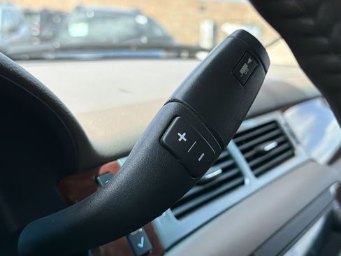Used 2014 Chevrolet Tahoe LT RWD image 16