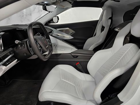 Used 2021 Chevrolet Corvette Stingray Premium Cpe w/ Z51 Performance Package image 12