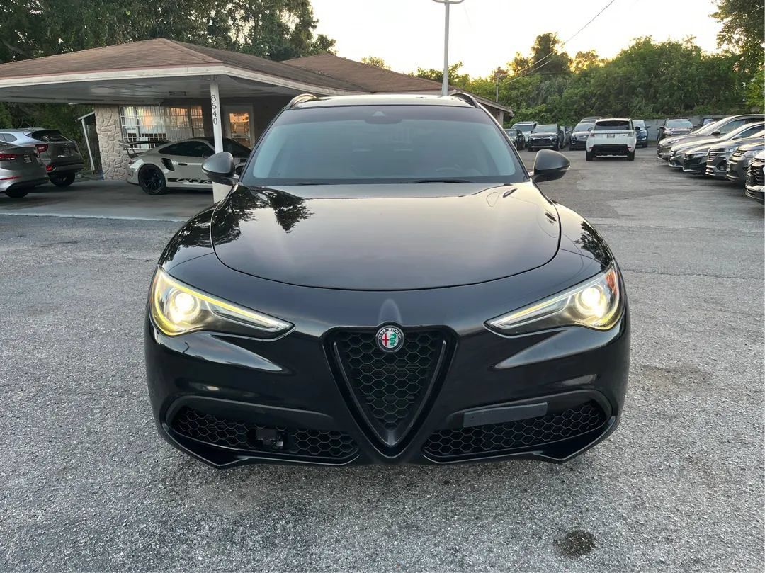 Used 2018 Alfa Romeo Stelvio Sport w/ Quick Order Package 22J Sport AWD/4WD image 2