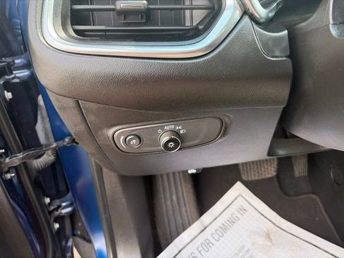 Used 2022 Chevrolet Equinox LT w/ Driver Convenience Package FWD image 18