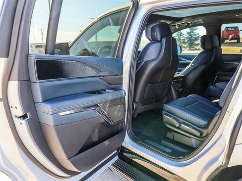 Used 2025 Cadillac Escalade IQ Sport 2 image 30