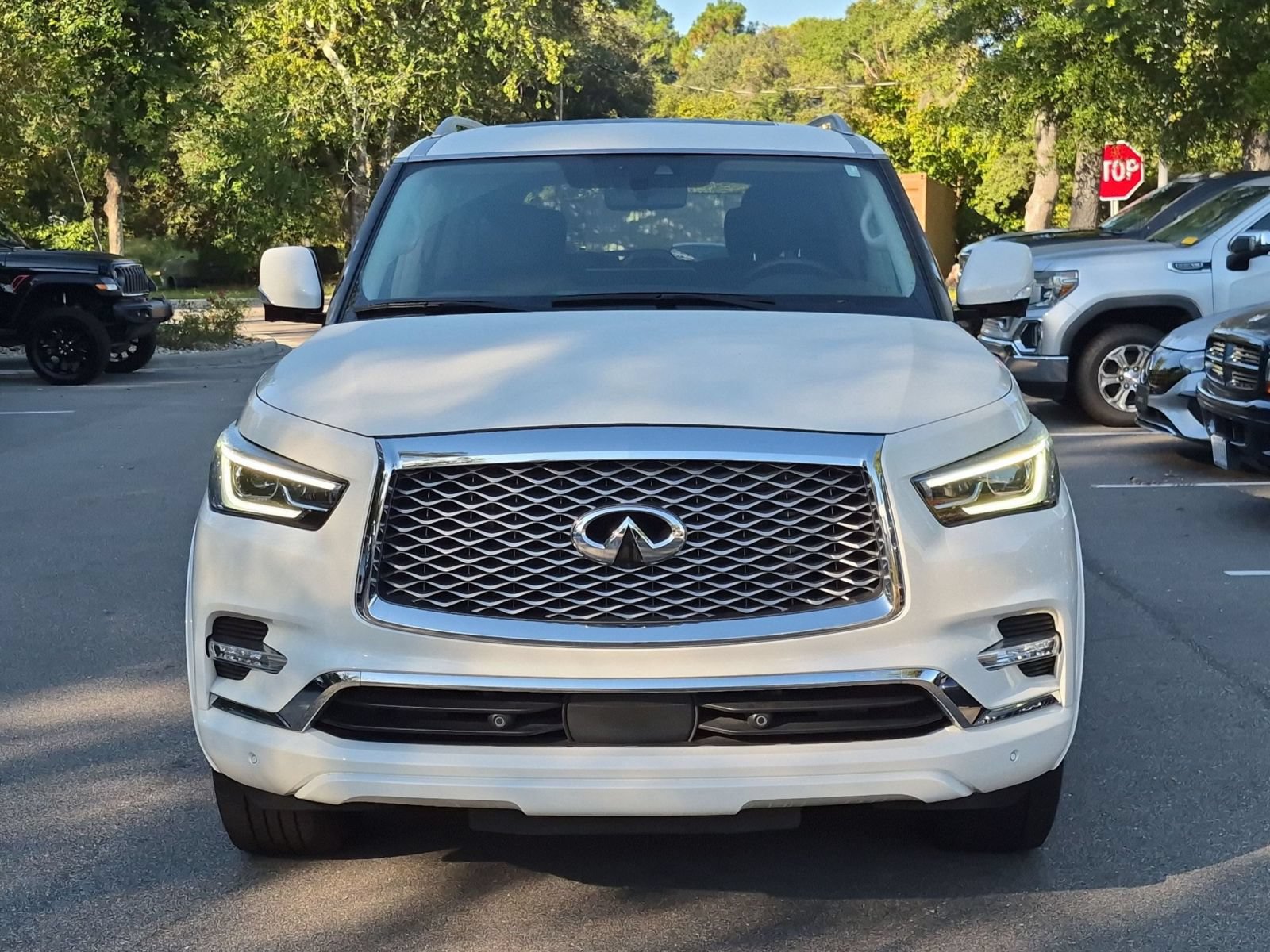 Used 2023 INFINITI QX80 Luxe w/ Cargo Package RWD image 8