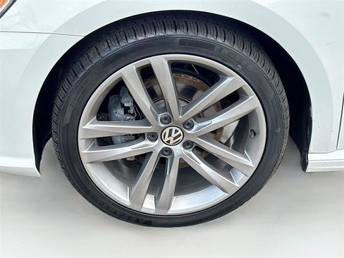 Used 2017 Volkswagen Passat 1.8T R-Line w/ R-Line Lighting Package FWD image 29
