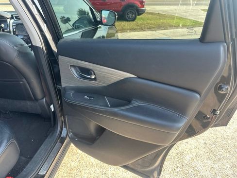 Used 2015 Nissan Murano SL w/ Cargo Package FWD image 13