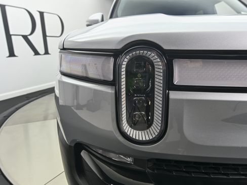 Used 2023 Rivian R1T Adventure AWD/4WD image 14