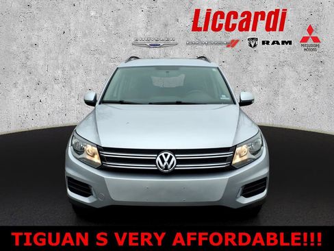 Used 2015 Volkswagen Tiguan S image 2