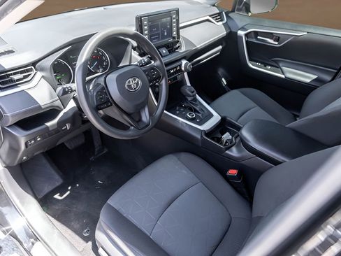 Used 2021 Toyota RAV4 XLE w/ Convenience Package AWD/4WD image 10