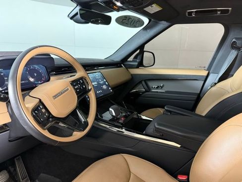 Used 2025 Land Rover Range Rover Sport Dynamic SE image 16