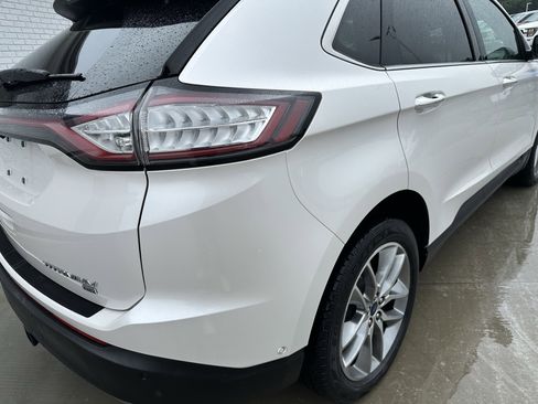 Used 2018 Ford Edge Titanium w/ Equipment Group 302A AWD/4WD image 7